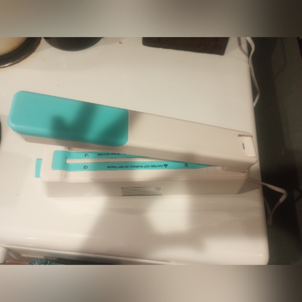 Heat sealer